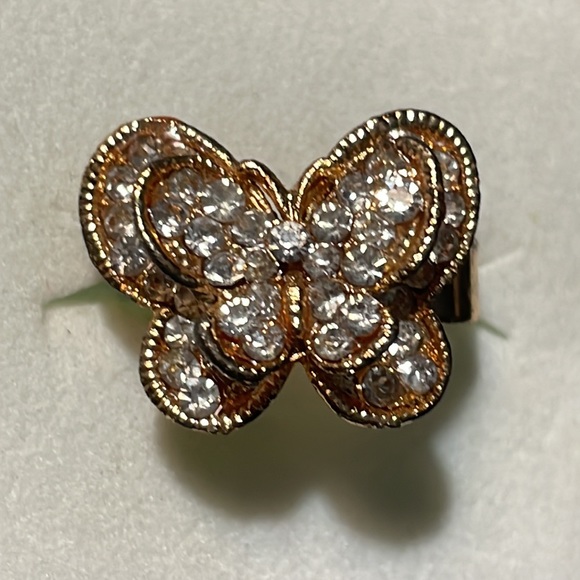 ❗5 For $2️⃣5️⃣ Bundle Sale❗Butterfly Ring - Picture 4 of 5